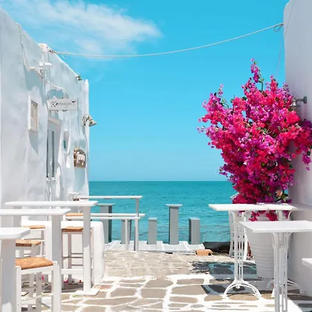 וילה Exquisite Santorini | Vista Verde| 2 Bedrooms | Private Outdoor Pool With Spectacular Aegan Sea Views | Heated Jacuzzi | אימרוביגלי